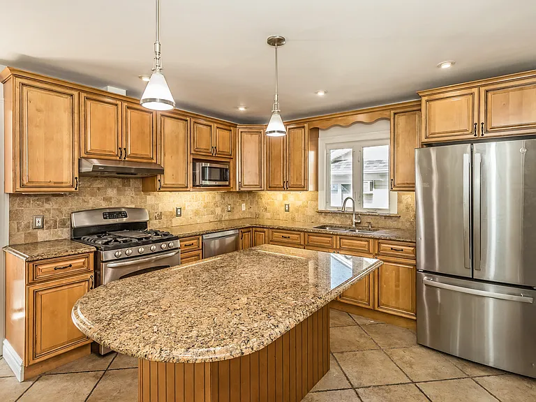 104 Sheridan Ave — Photo 13