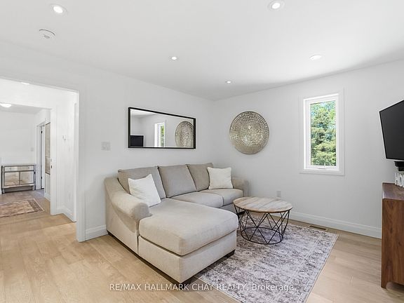 5th image of 147 Murphy Rd