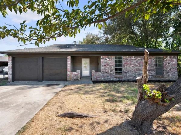 3705 Carriage Hill Dr, Forest Hill, TX 76140