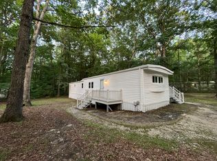 33 Brook Ln, Weems, VA 22576