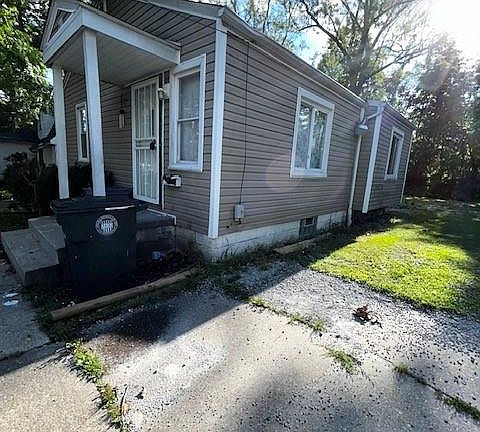 3rd image of 1200 Winton Ave