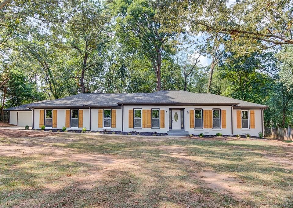 1st image of 105 Simonton Rd #1