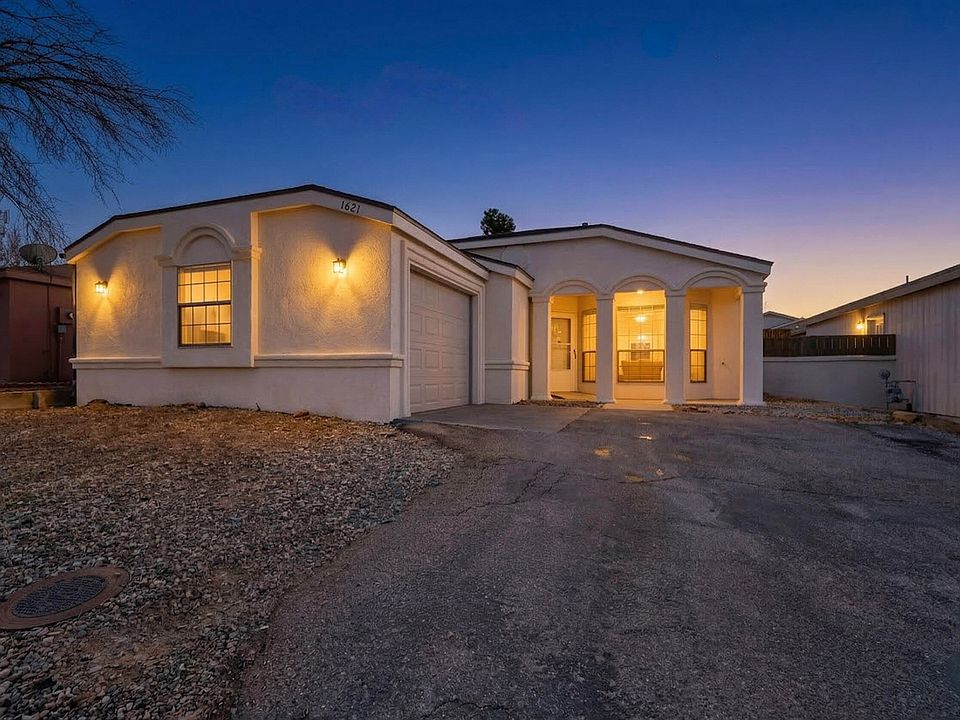 1st image of 1621 Jane Pl NE