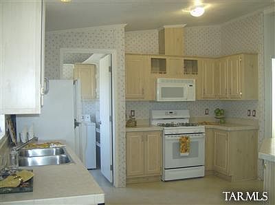 3rd image of 663 E Lake Dr