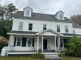 69 Petersham Rd, Hardwick, MA