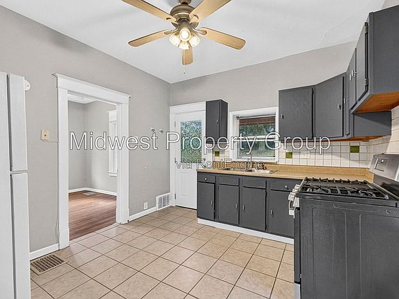 4th image of 1365 Louisville Ave