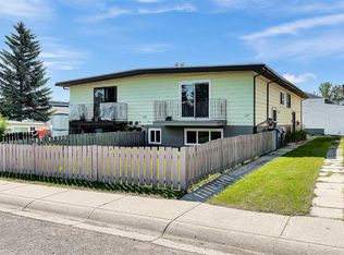 435 N Pinehill Rd NE #2, Calgary, AB T1Y2W6