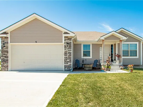 1003 Fox Trot Dr, Odessa, MO 64076