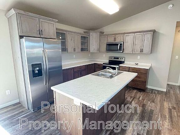4th image of 1105 Barnes Dr W