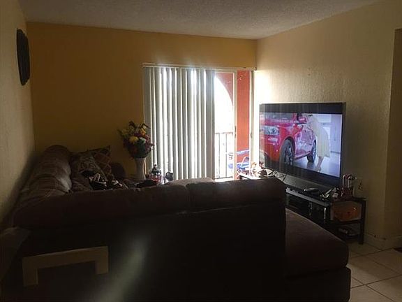 4th image of 420 NW 12th Ave APT 51