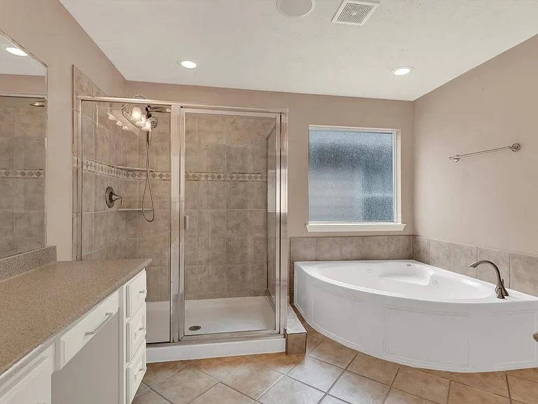 1524 Birdsall St — Photo 32