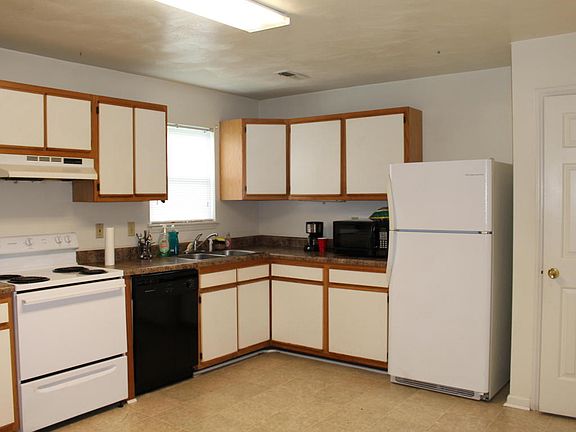 5th image of 303 Pheasant Run Ct