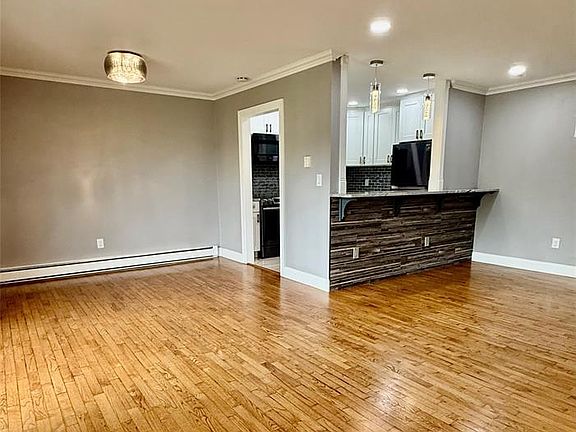 3rd image of 15 Cottage St APT 3A