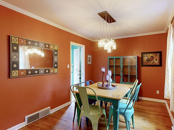 5th image of 200 Cardinal Ln