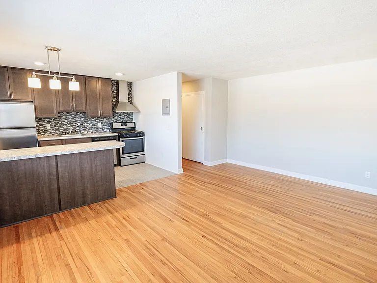 YG Flats — Photo 27