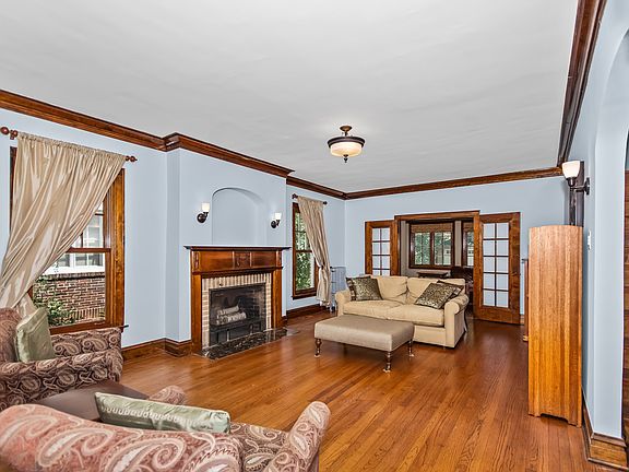 5th image of 525 Wisner St
