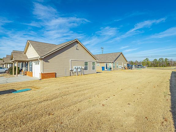 2nd image of 304 Cedar Creek Dr