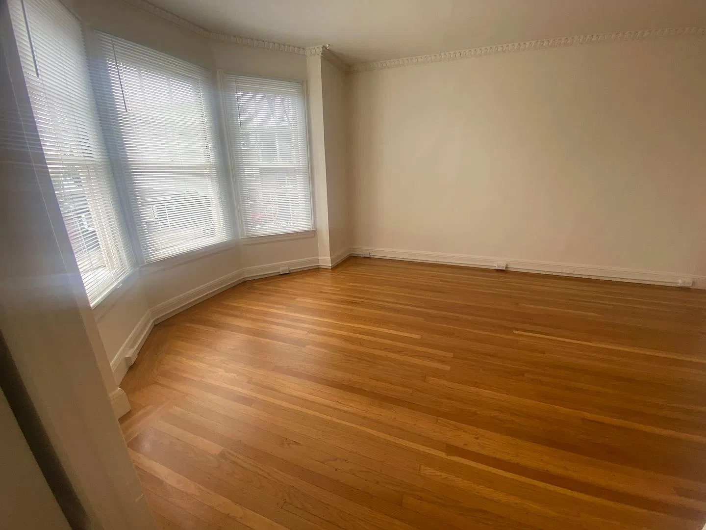 405 33rd Avenue (1027r) — Photo 2