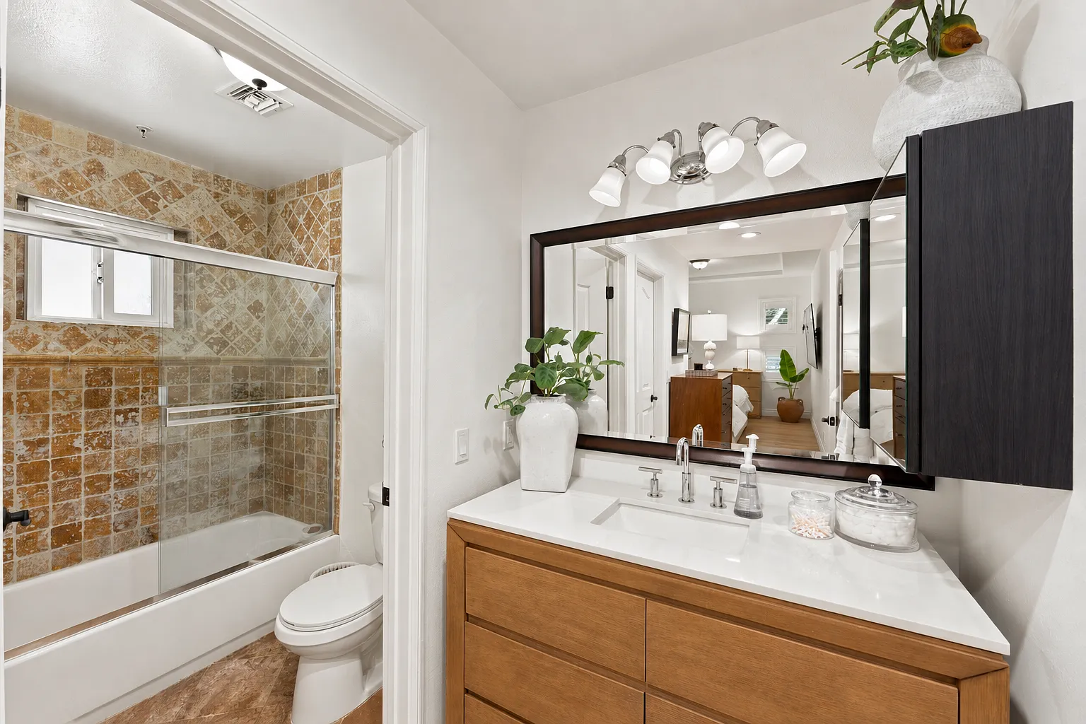 Whitsett Ave, Studio City — Photo 4
