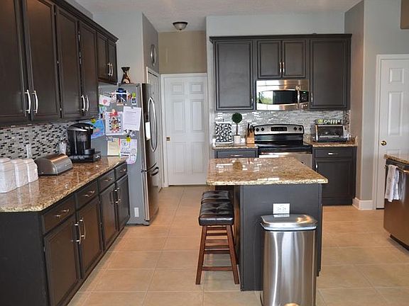 4th image of 554 Johns Landing Way