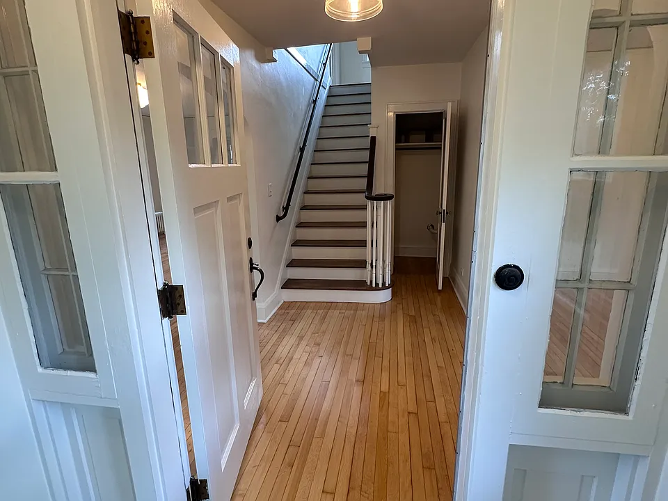 321 Roosevelt Ave