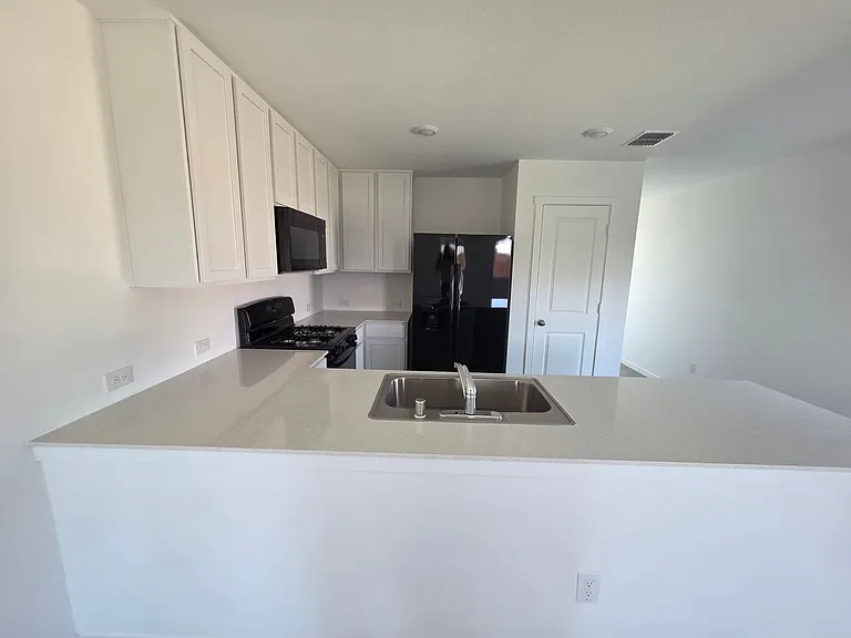 12192 Morgan Dr — Photo 5