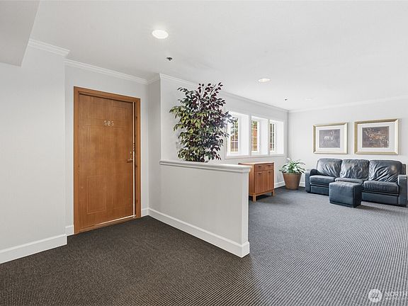 4th image of 2760 76th Avenue SE #505
