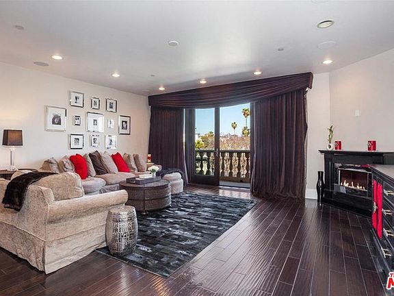 3rd image of 11715 Chenault St #Penthouse 1