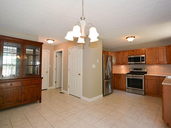 5th image of 7756 Ravenwood Ln