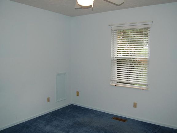 4th image of 124 Old White Ter