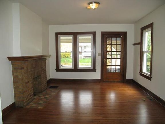 2nd image of 2261 Indiana Ave