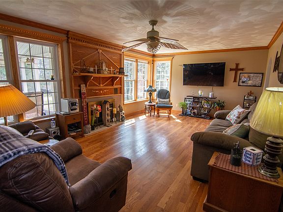 4th image of 58 Smith Hill Rd