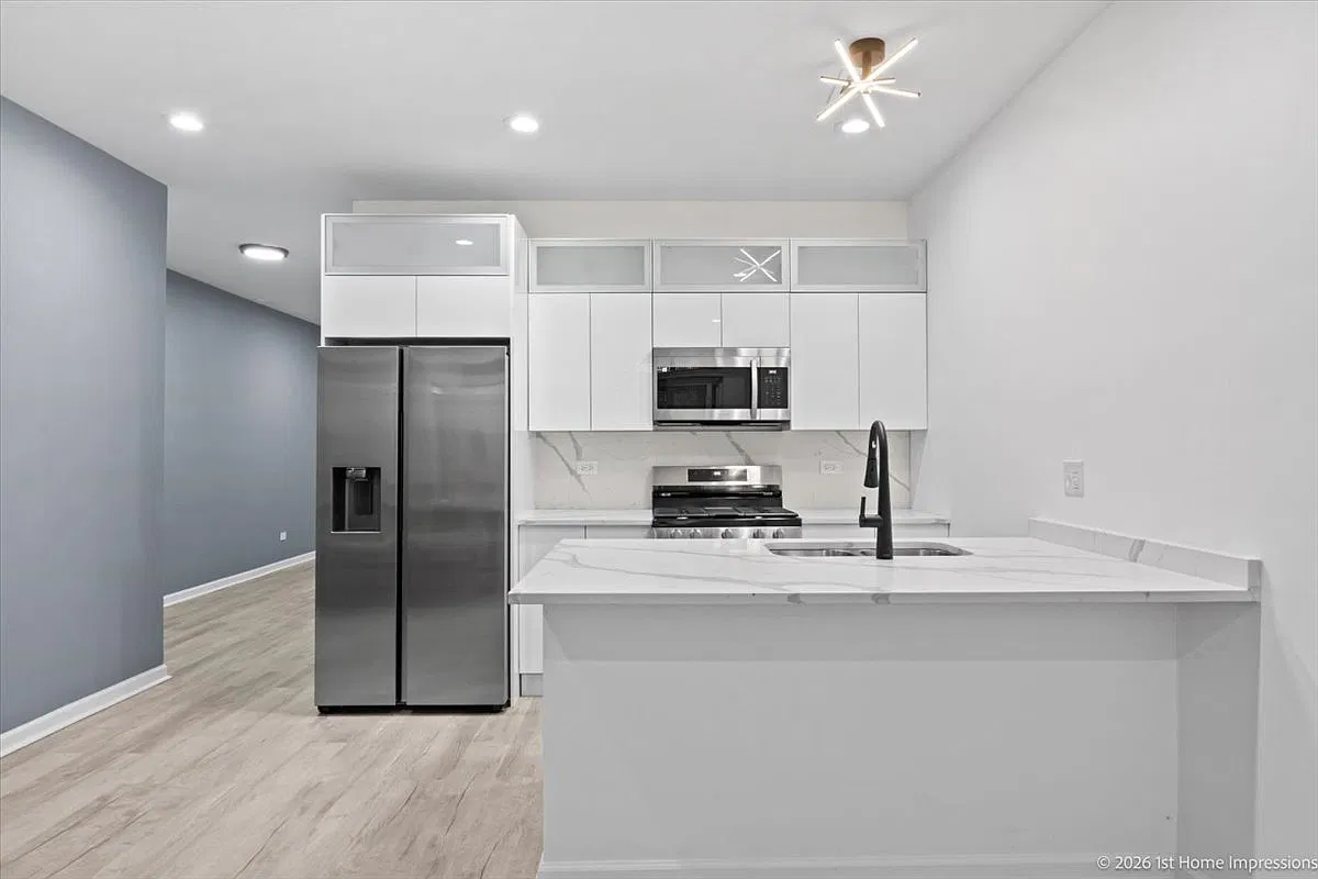 3 bed, 1700 sqft, $3,000 — Photo 2