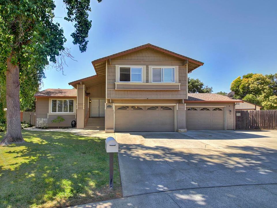 1st image of 9895 Estancia Ct