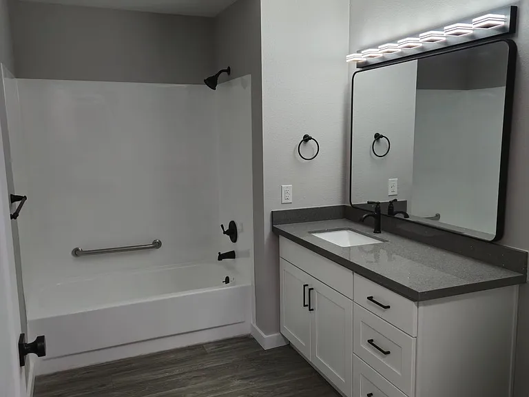 Renovated Townhomes in Alderwood Area — Photo 13