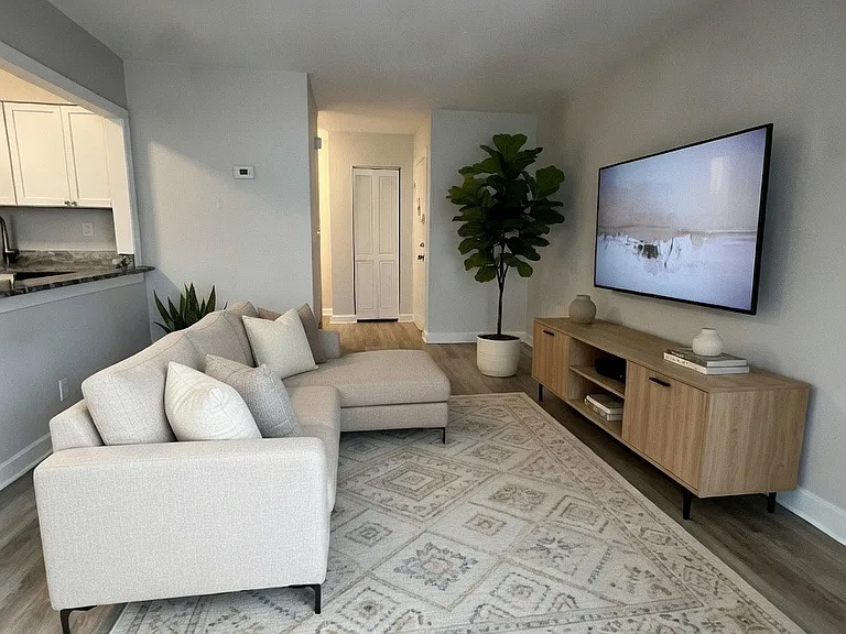 The Charlotte Apartments — Photo 12