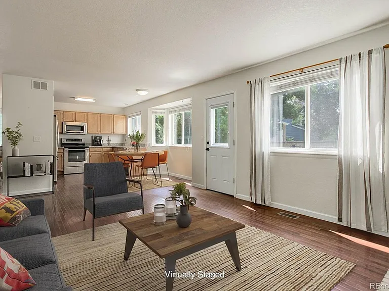 1328 Amherst St — Photo 4