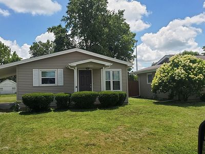 320 Walnut Ave, Charleston, IL, 61920