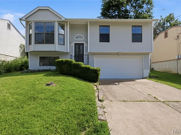 310 Green Jade Estates Dr, Fenton, MO 63026