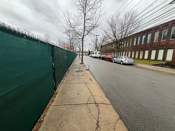 5th image of 74 Rumford Ave