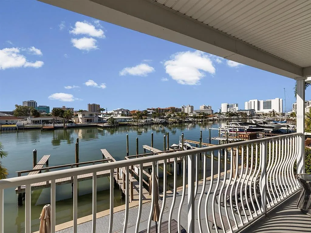 2 bed, 2.0 bath, 1430 sqft, $3,900 — Photo 4