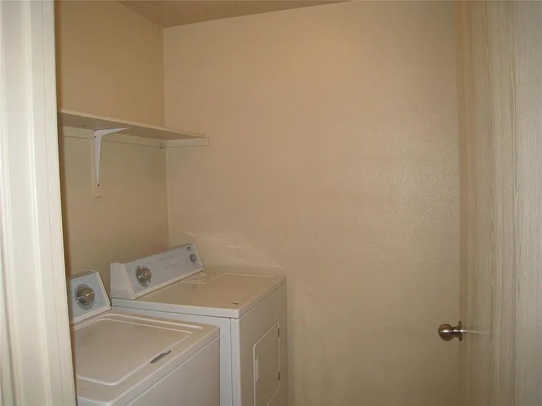236 Moonstone Dr — Photo 6