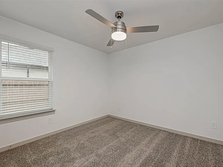 3418 Lake Landing Ln — Photo 29
