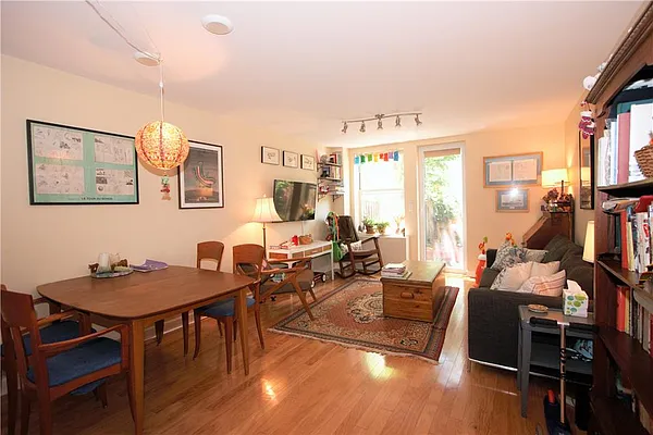 Rented by R New York | media 38