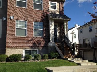 1979 Clover Ridge Dr, Chaska, MN 55318