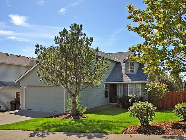Spacious Deerfield Traditional w/new roof, siding & exterior paint