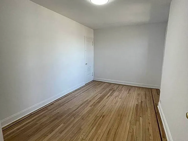 160 Beach 117 St #2M — Photo 4
