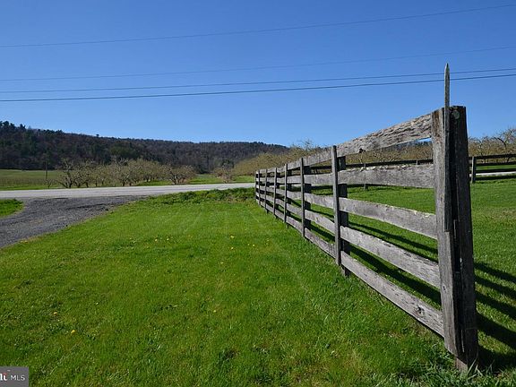 4th image of 1059 Cashtown Rd