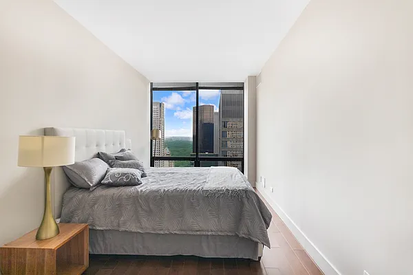 Rented by Compass | media 19