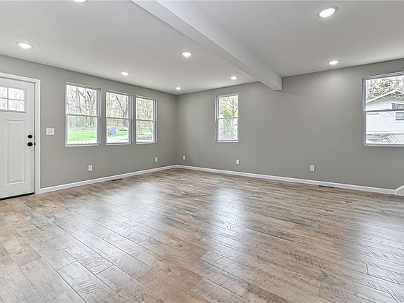 5th image of 1030 Davidson St